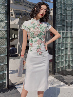 ชุดราตรี ชุดราตรีสวยหรู แบบ ทันสมัย Evening dress