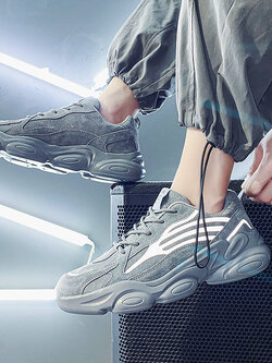 รองเท้าผ้าใบผู้ชาย