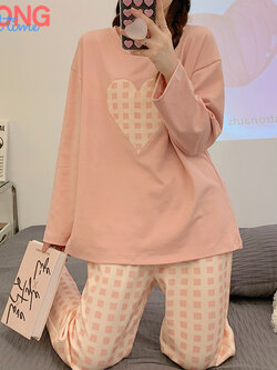 ชุดนอนผู้หญิง