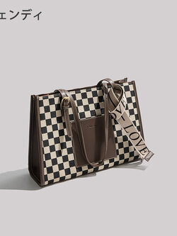 กระเป๋าสะพายข้างผู้หญิง กระเป๋าสะพายสไตล์เกาหลี By Japanese フェンディ authentic bag