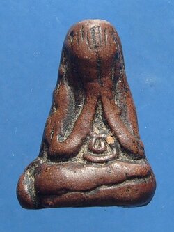 พระปิดตาเนื้อดินจุ่มรัก