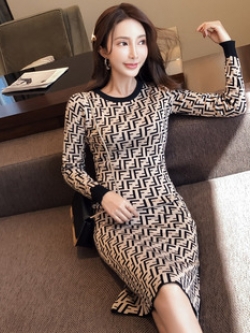 เสื้อผ้าแฟชั่นผู้หญิง เดรสแฟชั่น เสื้อผ้าเกาหลี ส่งฟรีทั่วไทย