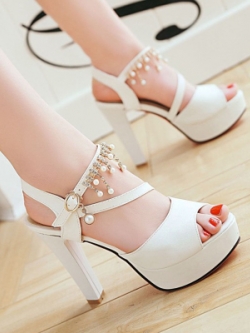 รองเท้าแฟชั่น รองเท้าส้นสูง