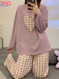 ชุดนอนผู้หญิง