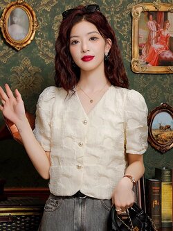 เสื้อเชิ้ตผู้หญิงใส่ทํางาน 390 บาทต่อชิ้น ฟรีค่าจัดส่ง