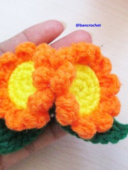 Bancrochet ดอกไม้ถักโครเชต์ ดอกทานตะวัน Crochet SunFlowers ส้ม 2 นิ้ว