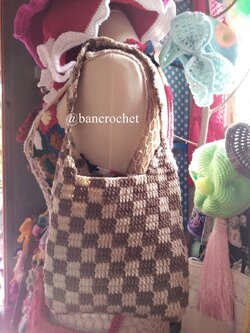 Bancrochet กระเป๋าถักลายตาราง Crochet Bag หลากสี 20*20 cm