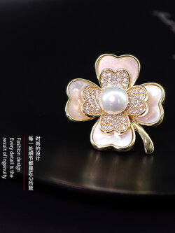 เข็มกลัด เข็มกลัดสวยๆ เข็มกลัดติดเสื้อ Brooch