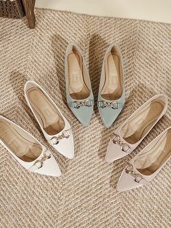 รองเท้าแฟชั่นผู้หญิงส้นเตี้ย ใส่สบาย มีขนาดให้สั่งซื้อ 35 36 37 38 39 40 สนใจทักแชท ฟรีค่าส่ง!