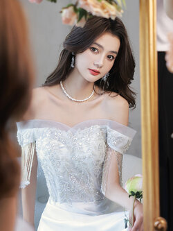 ชุดราตรี ชุดราตรีสวยหรู แบบ ทันสมัย Evening dress