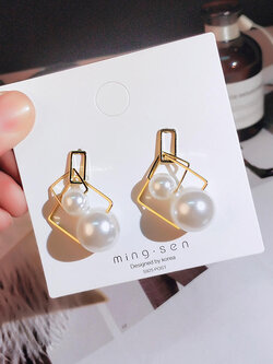 ต่างหู ตุ้มหูแฟชั่น