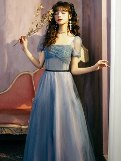 ชุดราตรี ชุดราตรีสวยหรู แบบ ทันสมัย Evening dress