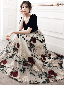 ชุดราตรี ชุดราตรีสวยหรู แบบ ทันสมัย Evening dress