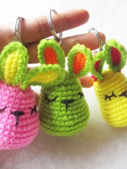 ราคาส่ง พวงกุญแจกระต่าย 3 นิ้ว rabbits amigurumi crochet keychain 3 inches (สำหรับราคาส่ง for wholesale)