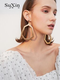 ต่างหู ตุ้มหูแฟชั่น ผู้หญิง คอลเล็คชั่นใหม่