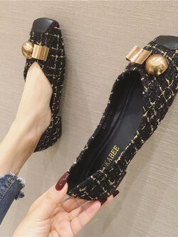 รองเท้าแฟชั่นผู้หญิงส้นเตี้ย ใส่สบาย มีขนาดให้สั่งซื้อ 35 36 37 38 39 40 สนใจทักแชท ฟรีค่าส่ง!