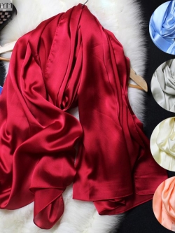 ผ้าพันคอแฟชั่น เลื่อนดูลายสีด้านล่าง เช็คสต็อกแบบสีที่ LINE:preorderdd