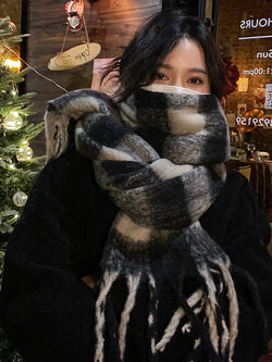 ผ้าพันคอ ผ้าคลุมไหล่ ไอเทมคู่ใจ ใส่ได้ทุกซีซั่น!