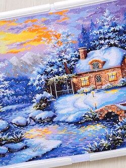 ชุดปักครอสติช รูปบ้าน สอบถามขนาดและสั่งซื้อได้ที่ LINE