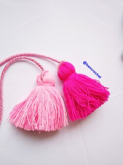 Bancrochet พู่ห้อยกระเป๋า/ที่ห้อยกระเป๋าแฮนด์เมด Tassels keychain hanging for bags หลากสี 4 นิ้ว