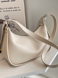 กระเป๋าสะพายข้างผู้หญิง กระเป๋าสะพายข้างใบเล็ก By Cocoa bags