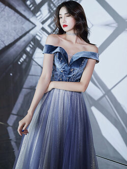 ชุดราตรี ชุดราตรีสวยหรู แบบ ทันสมัย Evening dress