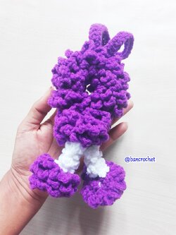 Bancrochet พวงมาลัยถักโครเชต์ Crochet Thai Garland ม่วง 6*5*4 inch