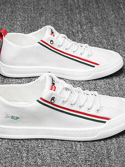 รองเท้าผ้าใบผู้ชาย