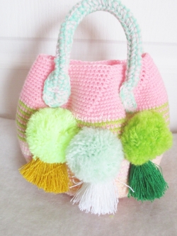 กระเป๋าถักโครเชต์ประดับปอมปอม handbag crochet