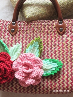 bancrochet กระเป๋ากระจูดสาน ประดับดอกไม้ ขนาด 10*14*5*15 นิ้ว basket weave bags ธรรมชาติ 10*14*5*15 นิ้ว