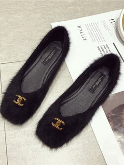 รองเท้าแฟชั่นผู้หญิงส้นเตี้ย ใส่สบาย มีขนาดให้สั่งซื้อ 35 36 37 38 39 40 สนใจทักแชท ฟรีค่าส่ง!