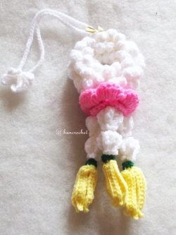 พวงมาลัยดอกจำปีถักแขวนหน้ารถ / แขวนกระจกรถ ถักโครเชต์ thai garland crochet hanging