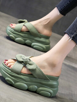 รองเท้าผ้าใบเสริมส้นสูง ไซต์35-39 สนใจทักแชท ฟรีค่าส่ง!