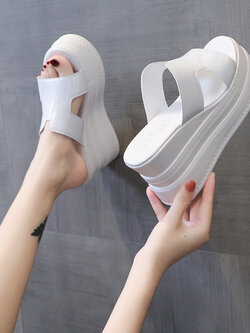 รองเท้าผ้าใบเสริมส้นสูง ไซต์35-39 สนใจทักแชท ฟรีค่าส่ง!