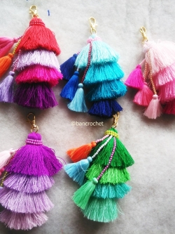 Bancrochet (ราคาส่ง) พวงกญแจพู่แขวนกระเป๋า Tassel keychains (only wholesale) หลากสี 7 นิ้ว (inch)