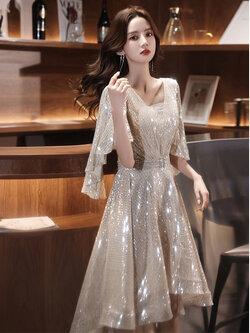ชุดราตรี ชุดราตรีสวยหรู แบบ ทันสมัย Evening dress