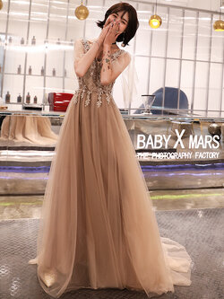 ชุดราตรี ชุดราตรีสวยหรู แบบ ทันสมัย Evening dress