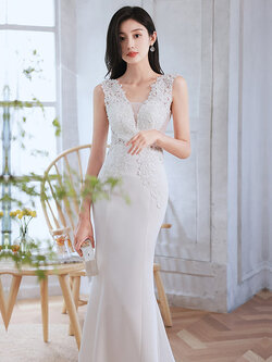 ชุดราตรี ชุดราตรีสวยหรู แบบ ทันสมัย Evening dress