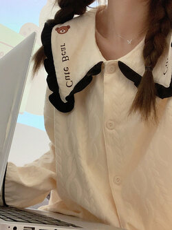 ชุดนอนผู้หญิง