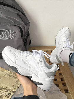 รองเท้าผ้าใบผู้หญิง