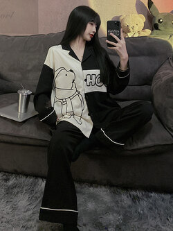 ชุดนอนผู้หญิง