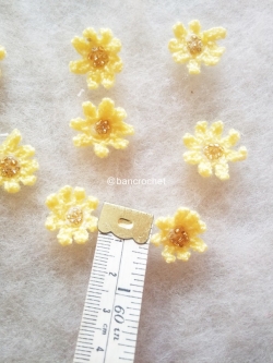 Bancrochet ดอกไม้จิ๋วถักโครเชต์ crochet mini flowers สีเหลือง 0.5 นิ้ว