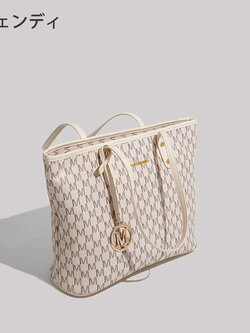 กระเป๋าสะพายข้างผู้หญิง กระเป๋าสะพายสไตล์เกาหลี By Japanese フェンディ authentic bag