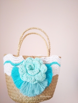 กระเป๋าสานกระจูดประดับดอกไม้ grajood basket weave bags ธรรมชาติ 7*10*7*12 นิ้ว