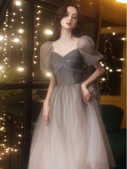 ชุดราตรี ชุดราตรีสวยหรู แบบ ทันสมัย Evening dress