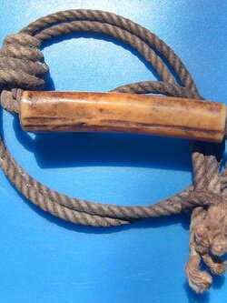 ตะกรุดกระดูกห่านหลวงพ่อหรุ่นเก้ายอด