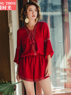 จั้มสูท ชุดเอี๊ยมกางเกง