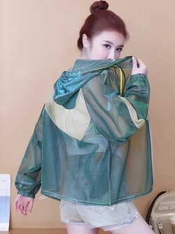 เสื้อเชิ้ตผู้หญิงใส่ทํางาน 390 บาทต่อชิ้น ฟรีค่าจัดส่ง