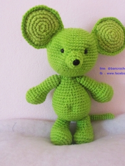 ตุ๊กตาหนูถัก ขนาด 10 นิ้ว