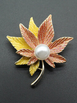 เข็มกลัด เข็มกลัดสวยๆ เข็มกลัดติดเสื้อ Brooch